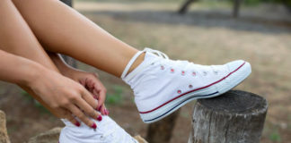 Come indossare le sneakers da donna bianche