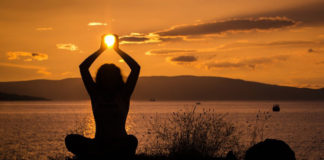 Restorative Yoga, per una pausa rilassante di benessere Restorative Yoga