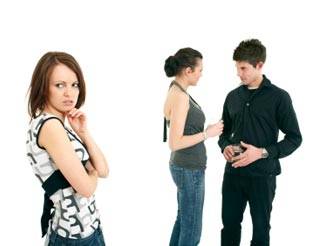 coppia in crisi perche non si sopportano gli amici del partner_O1