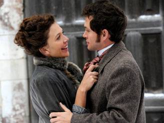 hysteria il nuovo film con maggie gyllenhaal_O1