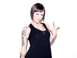 il tatuaggio e donna_O1