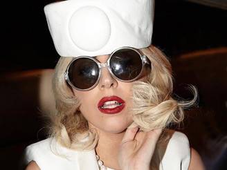 lady gaga e kylie minogue indossano yves saint laurent_O1