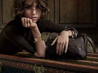 le nuove borse di louis vuitton al louvre_O1