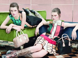 prada la nuova campagna donna_O1