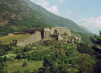 Sulle tracce della Maschera di Ferro nel Forte di Exilles sulle tracce della maschera di ferro nel forte di exilles_O1