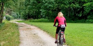 Una bicicletta da donna per migliorare la salute