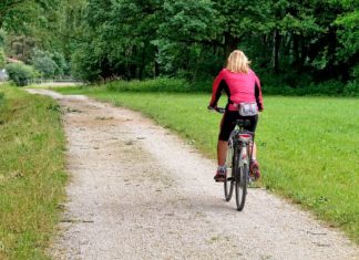 Una bicicletta da donna per migliorare la salute