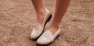 Quali scarpe basse da donna vanno abbinate con la gonna