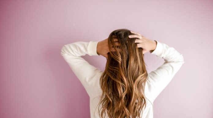 Tinta per capelli fai da te: istruzioni per l’uso Woman-long hair